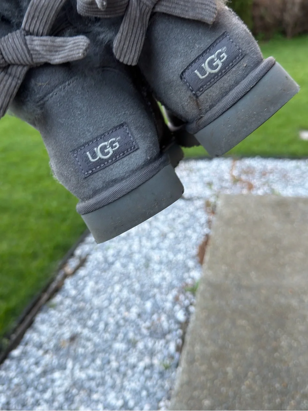 UGG Bailey Back Bows Suede Boots Sheepskin Lined Gray Size 6 Women's
